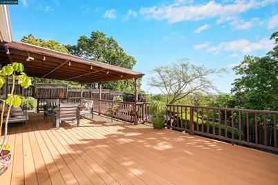 3121 Pine St, Martinez, CA 94553 - Photo 32