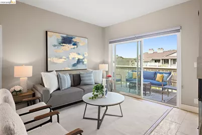 220 Lakeshore Ct, Richmond, CA 94804 - Photo 1