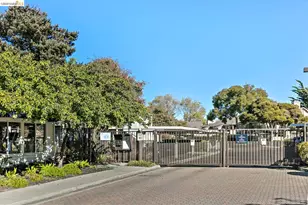 220 Lakeshore Ct, Richmond, CA 94804 - Photo 36