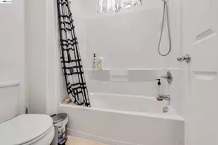 2904 Hanauma Bay Dr, Pittsburg, CA 94565 - Photo 22