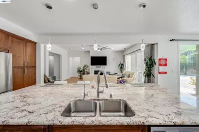 2904 Hanauma Bay Dr., Pittsburg, CA 94565 - Photo 12