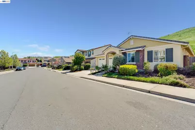 2904 Hanauma Bay Dr., Pittsburg, CA 94565 - Photo 2