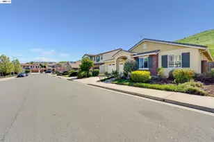 2904 Hanauma Bay Dr, Pittsburg, CA 94565 - Photo 2