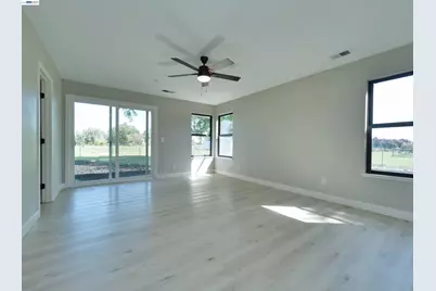 11709 Quiggle Rd, Herald, CA 95638 - Photo 18