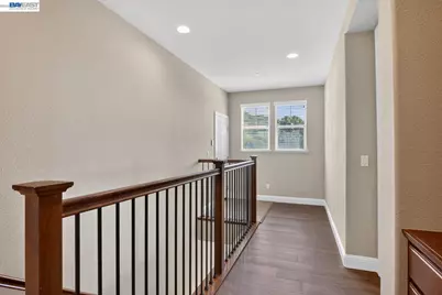 6523 Bayview Dr, Oakland, CA 94605 - Photo 26