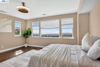 6523 Bayview Dr, Oakland, CA 94605 - Photo 28