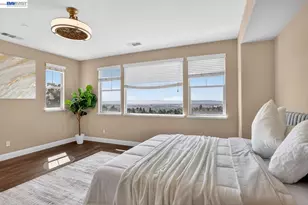 6523 Bayview Dr, Oakland, CA 94605 - Photo 28