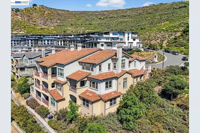 6523 Bayview Dr, Oakland, CA 94605 - Photo 52