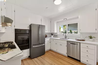 1200 El Centro Ave, Oakland, CA 94602 - Photo 14