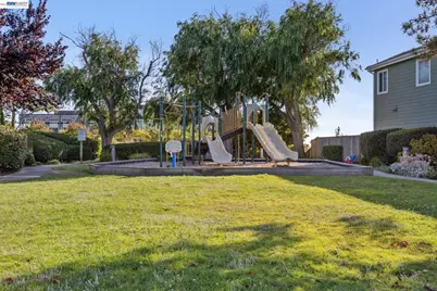 35 Britt Ct, Alameda, CA 94502 - Photo 30