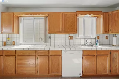 721 Gellert Blvd, Daly City, CA 94015 - Photo 10