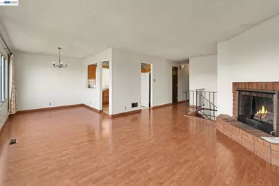 721 Gellert Blvd, Daly City, CA 94015 - Photo 4