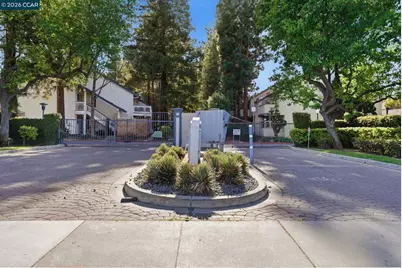 1050 Summershore Ct, San Jose, CA 95122 - Photo 30