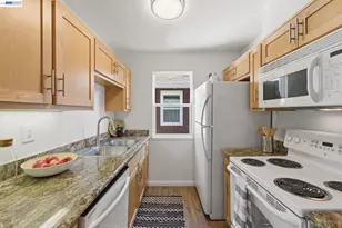 22 Marina Lakes Dr, Richmond, CA 94804 - Photo 10