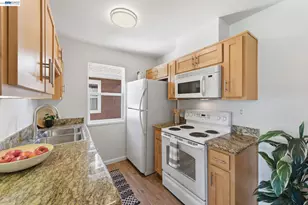 22 Marina Lakes Dr, Richmond, CA 94804 - Photo 12