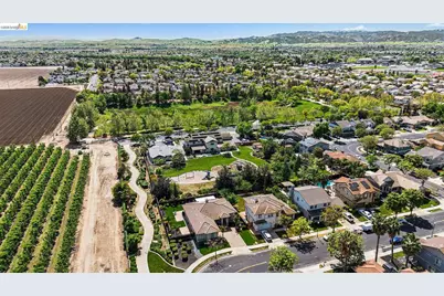 542 Vivian St, Brentwood, CA 94513 - Photo 30