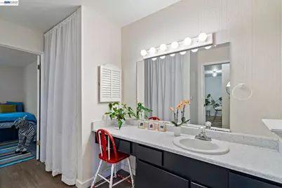 955 Shorepoint Ct #100, Alameda, CA 94501 - Photo 18