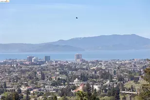 165 Bell Ave, Piedmont, CA 94611 - Photo 48