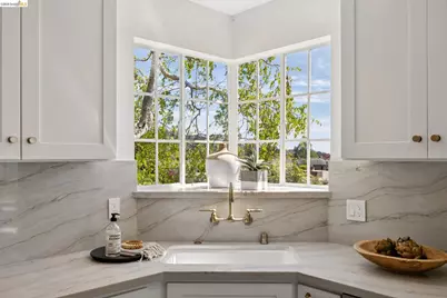 165 Bell Ave, Piedmont, CA 94611 - Photo 22