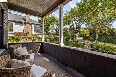 1715 Oakland Ave, Piedmont, CA 94611 - Photo 12