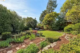 1715 Oakland Ave, Piedmont, CA 94611 - Photo 50