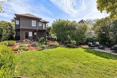 1715 Oakland Ave, Piedmont, CA 94611 - Photo 52
