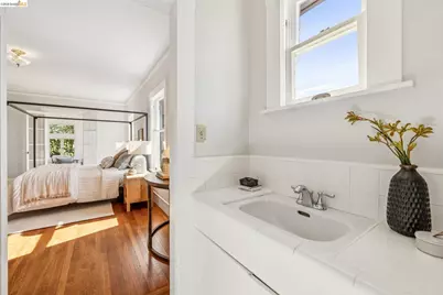 1715 Oakland Ave, Piedmont, CA 94611 - Photo 30