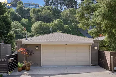 2929 Holyrood Drive, Oakland, CA 94611 - Photo 1