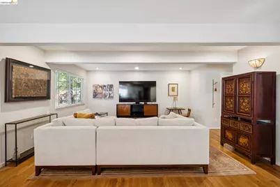 2929 Holyrood Drive, Oakland, CA 94611 - Photo 24