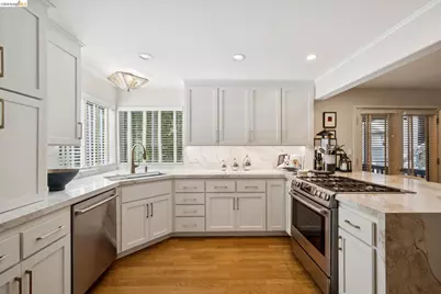 2929 Holyrood Drive, Oakland, CA 94611 - Photo 18