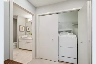 2929 Holyrood Drive, Oakland, CA 94611 - Photo 38