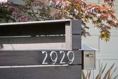 2929 Holyrood Drive, Oakland, CA 94611 - Photo 2