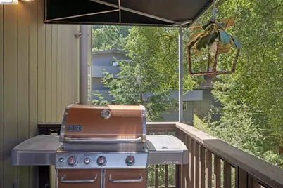 2929 Holyrood Drive, Oakland, CA 94611 - Photo 26