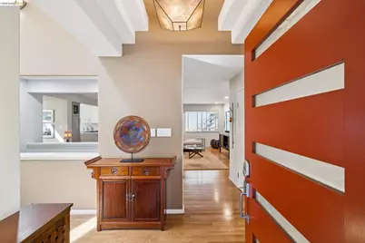 2929 Holyrood Drive, Oakland, CA 94611 - Photo 8