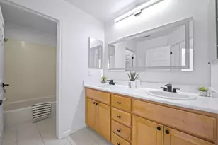 215 Olive Hill Dr, San Jose, CA 95125 - Photo 20