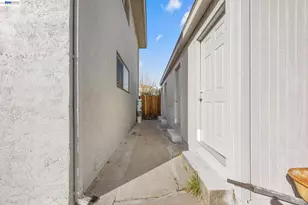 6628 Helen Ct, Oakland, CA 94608 - Photo 42