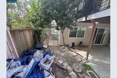 7672 Surrey Ln, Oakland, CA 94605 - Photo 4