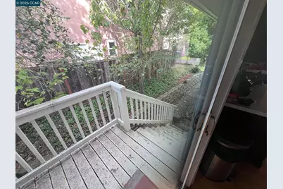 7672 Surrey Ln, Oakland, CA 94605 - Photo 12