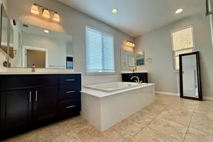 307 Birmingham Ct, Fairfield, CA 94534 - Photo 10