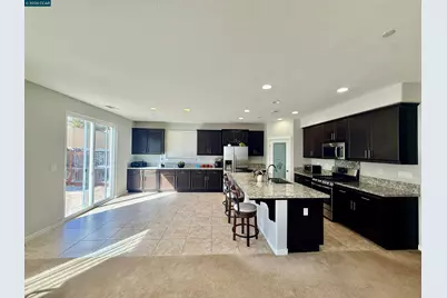 307 Birmingham Ct, Fairfield, CA 94534 - Photo 4