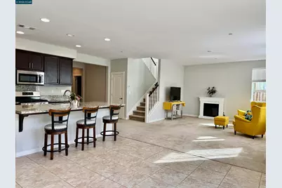 307 Birmingham Ct, Fairfield, CA 94534 - Photo 2