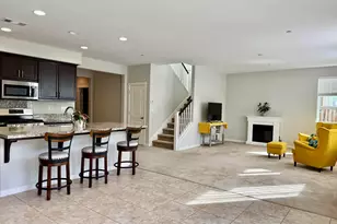 307 Birmingham Ct, Fairfield, CA 94534 - Photo 2