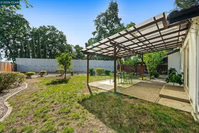 1661 Marta Dr, Pleasant Hill, CA 94523 - Photo 32