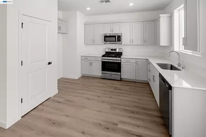 863 Pecan Tree Ln, Galt, CA 95632 - Photo 6