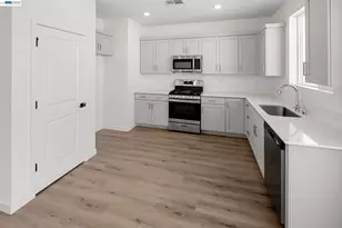 863 Pecan Tree Ln, Galt, CA 95632 - Photo 6