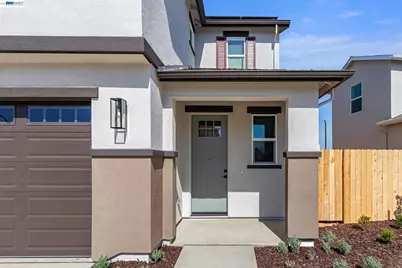 863 Pecan Tree Ln, Galt, CA 95632 - Photo 2