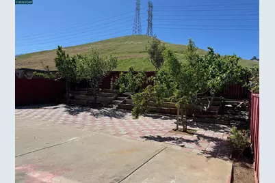 2268 Oak Hills Dr, Pittsburg, CA 94565 - Photo 28