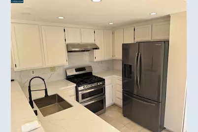 2268 Oak Hills Dr, Pittsburg, CA 94565 - Photo 10