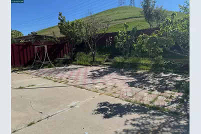 2268 Oak Hills Dr, Pittsburg, CA 94565 - Photo 30