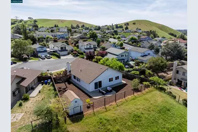 2413 Christian Ct, Pinole, CA 94564 - Photo 54